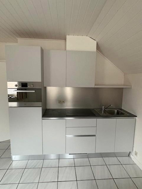 Cuisine compacte moderne - 2 ans - très bon état, Maison & Meubles, Cuisine | Cuisines complètes, Comme neuf, Cuisine à paroi simple