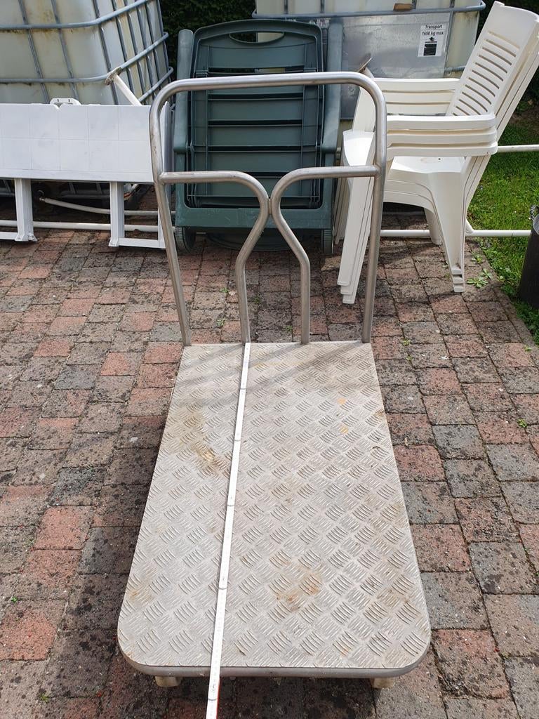 Chariot en inox, Ophalen