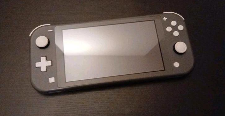 Switch lite + 6 jeux, Games en Spelcomputers, Spelcomputers | Nintendo Switch Lite, Ophalen