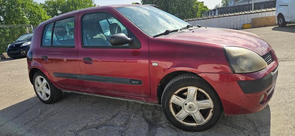 RENAULT clio essence, Rouge, Achat, Boîte manuelle, 5 portes