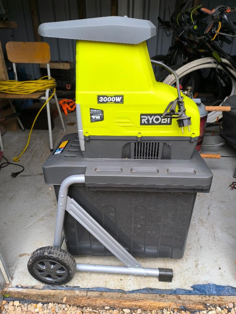 Broyeur de végétaux Ryobi électrique 3000 W, Enlèvement, Comme neuf, Électrique, Ryobi