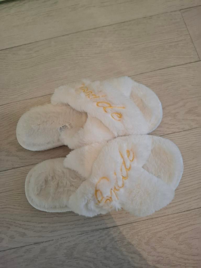 Bride pantoffels, Overige kleuren, Zo goed als nieuw, Accessoires, Ophalen