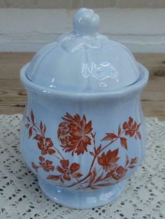 Frans  lichtblauwe suikerpot met oranje bloemen, Huis en Inrichting, Keuken | Servies, Gebruikt, Overige typen, Overige stijlen