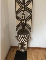 grand masque africain long, Enlèvement