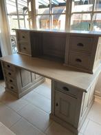 Vol houtenEiken bureau, Ophalen, Zo goed als nieuw