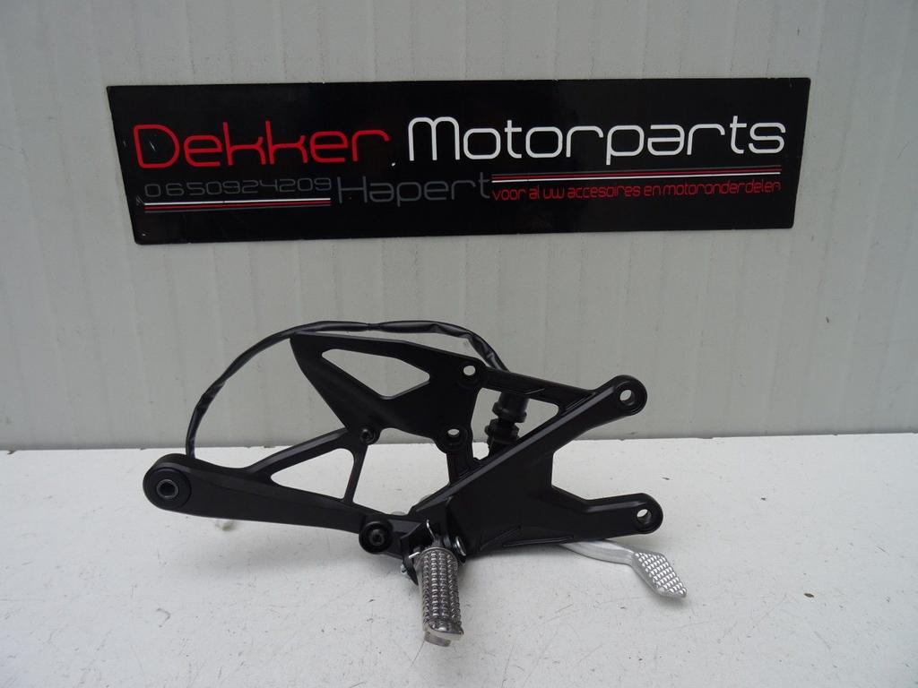 Remset / Rechter Voetsteun Yamaha YZF R1 / M 2015-2020-2025, -, -, Nieuw, Ophalen of Verzenden