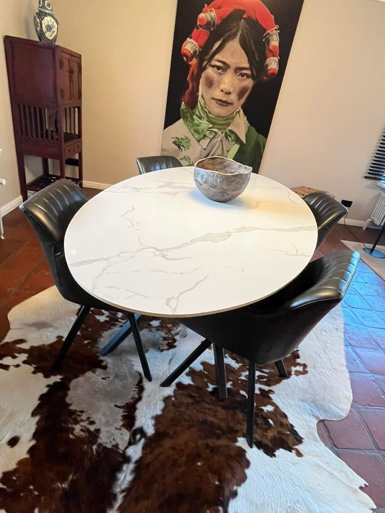 Keramische ovalen tafel met 4 stoelen, Huis en Inrichting, Tafels | Eettafels, Ophalen, Zo goed als nieuw