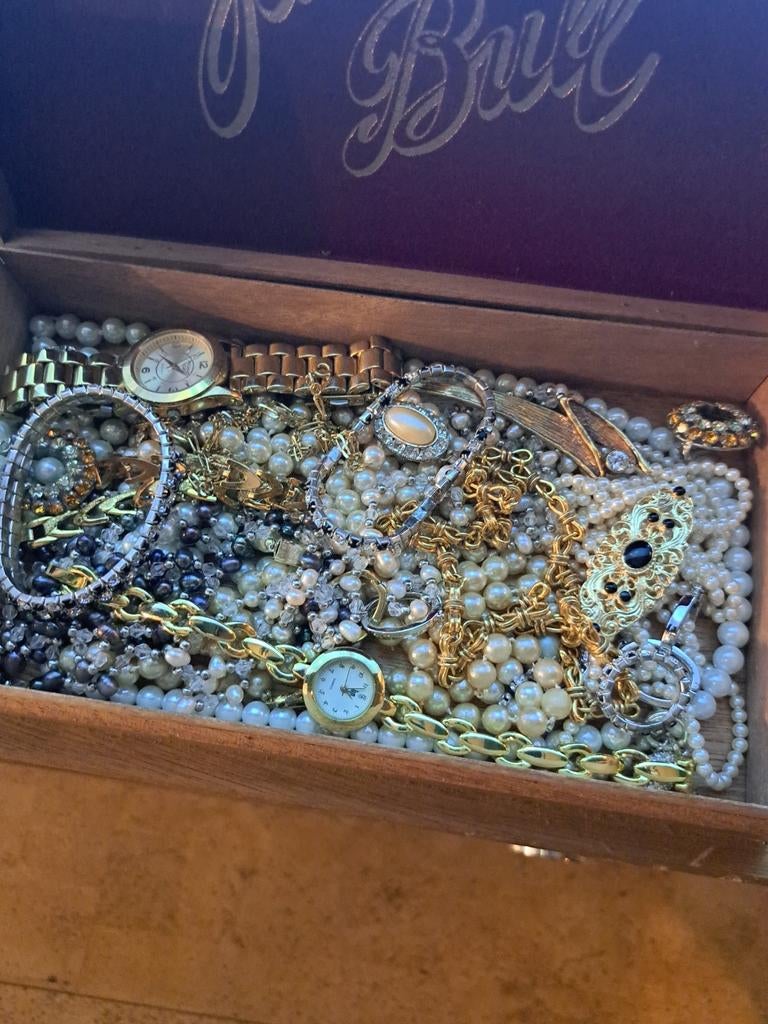 Lot oude juwelen uit sterfgeval, Handtassen en Accessoires, Antieke sieraden, Verzenden