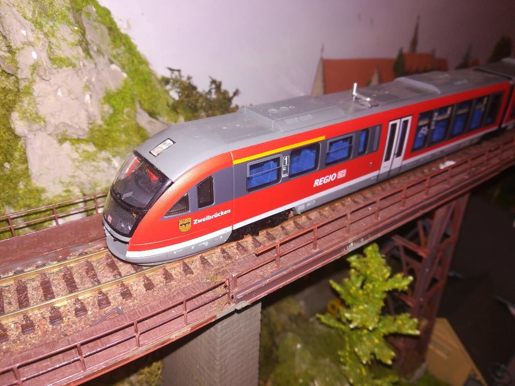 PIKO H0 DBAG VT642 „Desiro” Siemens CC/DCC + ESU Lokpilot, Zo goed als nieuw, Gelijkstroom, Locomotief, Piko