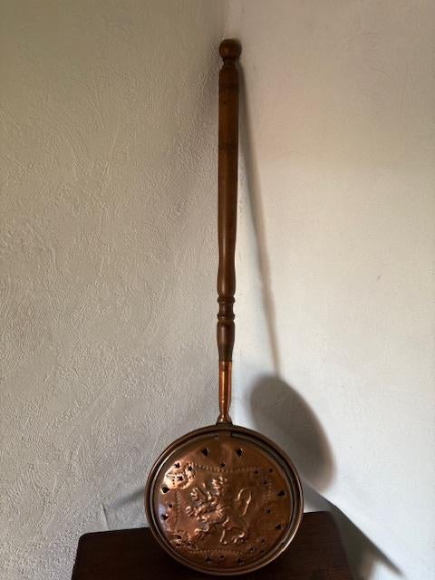 Koperen bedpan, Ophalen, Koper