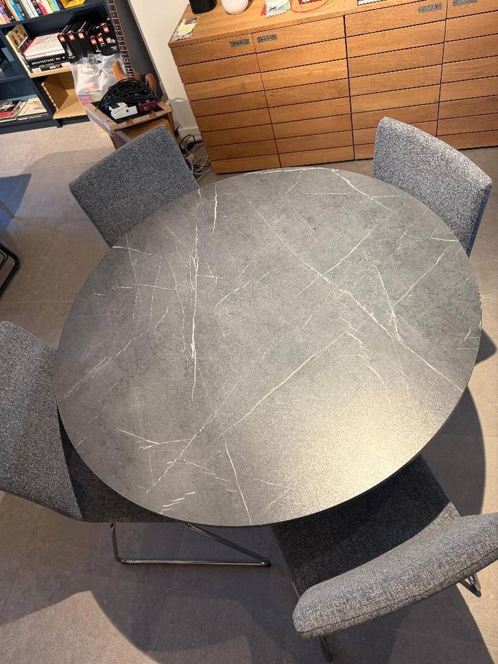 IKEA Mariedamm Ronde Eettafel + 4 Volfgang Eetkamerstoelen, Huis en Inrichting, Tafels | Eettafels, Zo goed als nieuw, Vier personen