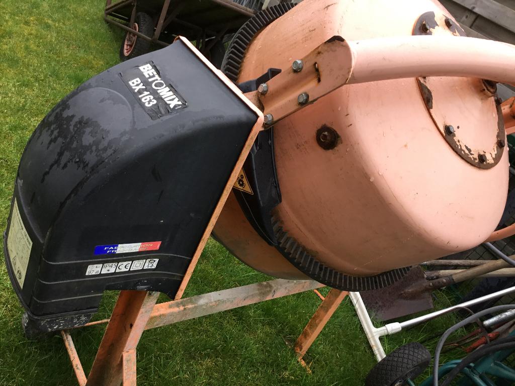 Betonmolen bx163, Ophalen