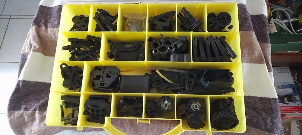 Deze onderdelen zijn van een NITRO MONSTERTRUCK. (ZIE FOTO), Enlèvement, Comme neuf