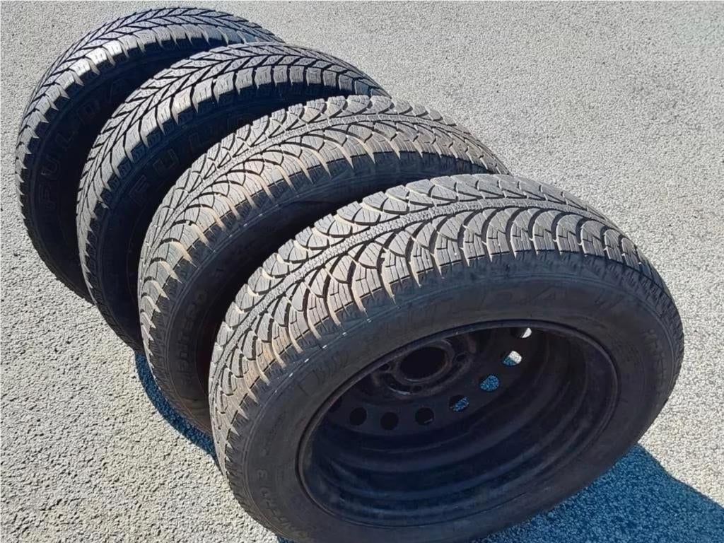 Pneus hiver 185/65-15 pour Nissan, entraxe 4x114,3, Autos : Pièces & Accessoires, Pneus & Jantes, 15 pouces, Pneus et Jantes, Pneus hiver