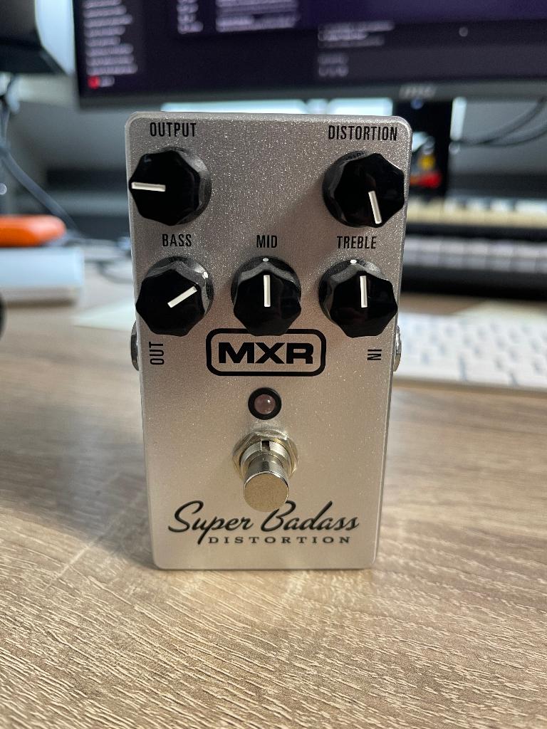 MXR Super Badass Distortion, Muziek en Instrumenten, Effecten, Zo goed als nieuw, Distortion, Overdrive of Fuzz, Ophalen of Verzenden