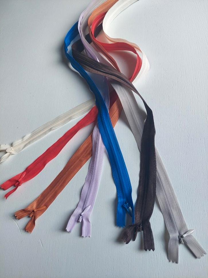 1261) 7 stukken blinde ritsen 60cm in verschillende kleuren, Hobby en Vrije tijd, Naaien en Fournituren, Nieuw, Rits of Sluiting