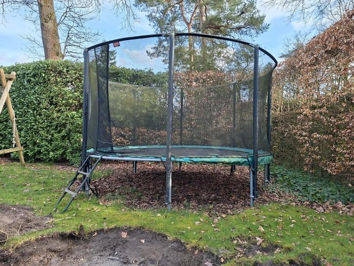Gratis BERG trampoline 380cm moet weg voor 18 maart!!!, Kinderen en Baby's, Speelgoed | Buiten | Trampolines, Ophalen