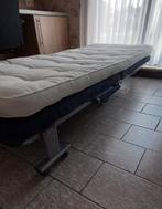 Stevig logeerbed, Ophalen