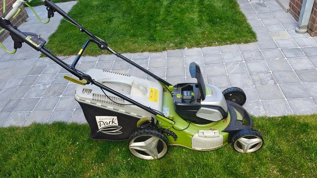Central park accu grasmaaier 2x 40v !!, Tuin en Terras, Grasmaaiers, Ophalen