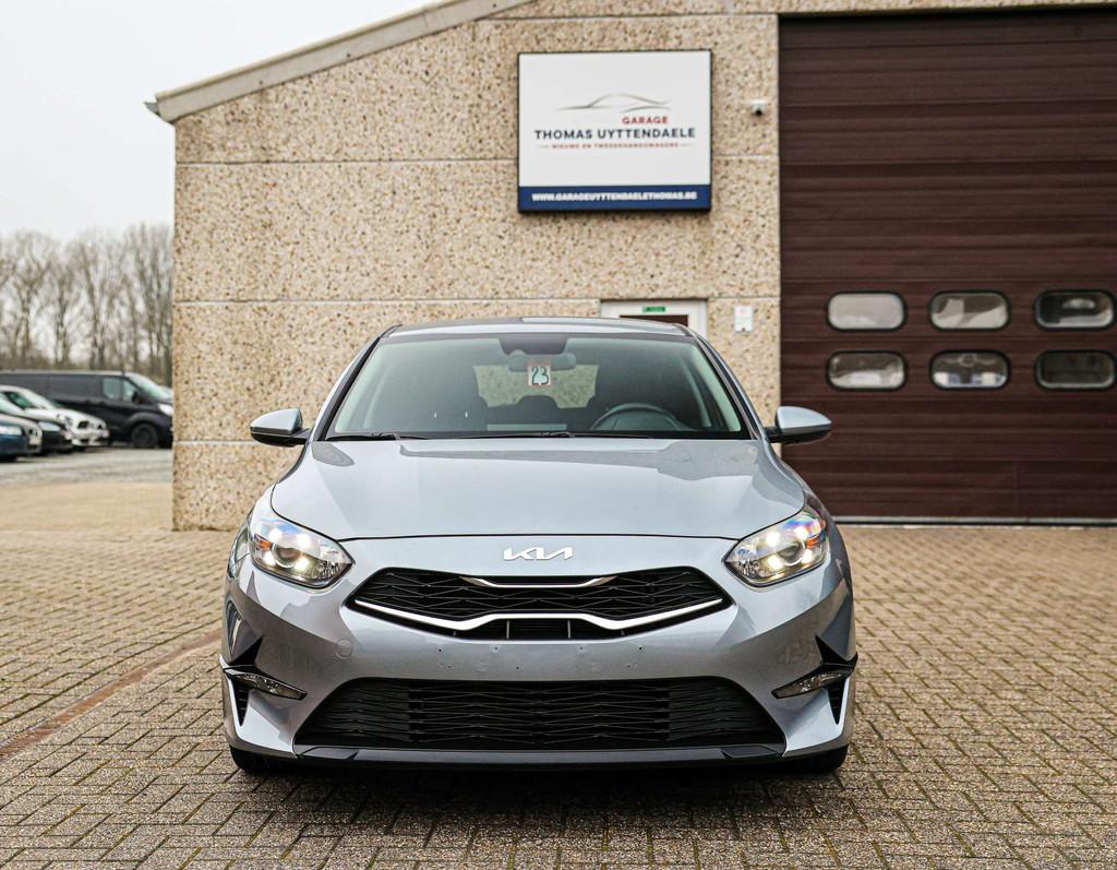Kia Ceed / cee'd 160PK*AUTOMAAT*NIEUW-MODEL*CAMERA*APPLE-CAR, Stof, Gebruikt, 4 cilinders, 159 pk