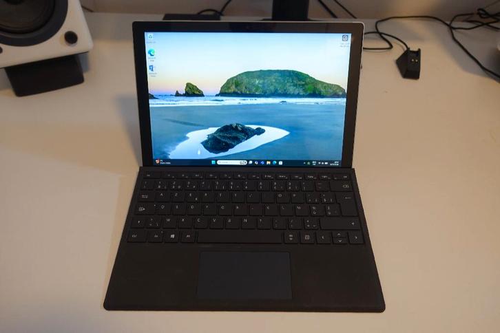 Surface Pro 7 | i5 | 16GB | 256GB | Windows 11 laptop-tablet, Informatique & Logiciels, Ordinateurs portables Windows, Utilisé