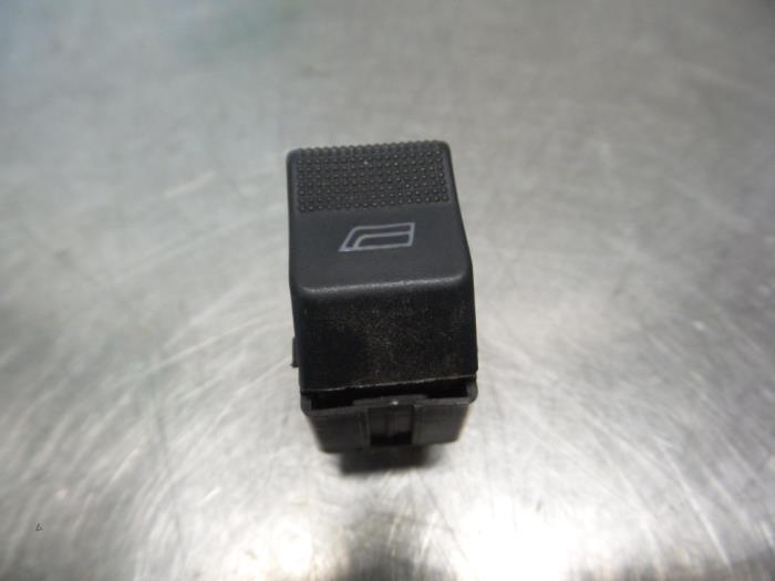 Commutateur vitre électrique d'un Audi A8 (A8 94-), Autos : Pièces & Accessoires, Tableau de bord & Interrupteurs, Audi, Utilisé