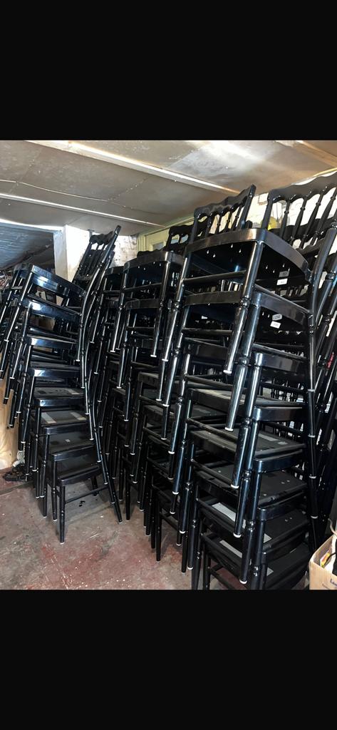 56 napoleon stoelen.  Zwart metaal.  Te koop of te huur, Ophalen