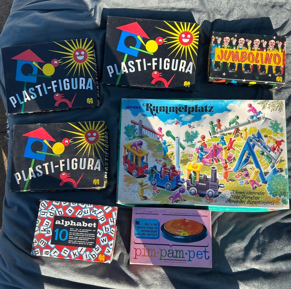 7 antieke (gezelschaps)spelen + Road Block, Ophalen
