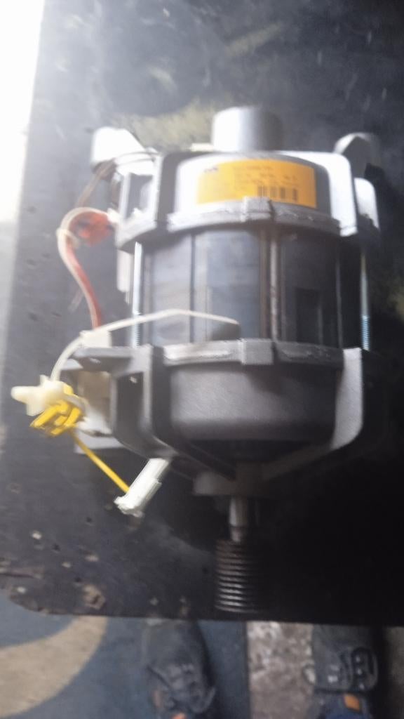 Moteur électrique pour lave linge AEG ou similaires, Ophalen