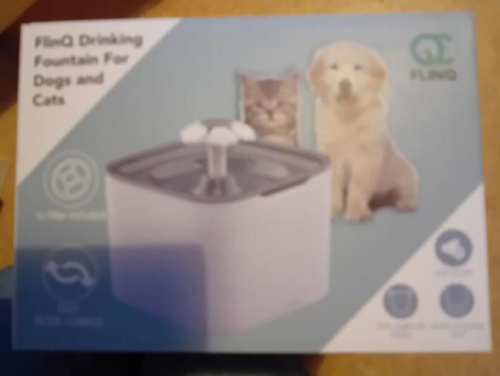 Drinkfontein, Dieren en Toebehoren, Kattenvoerbakken en Drinkbakken, Ophalen