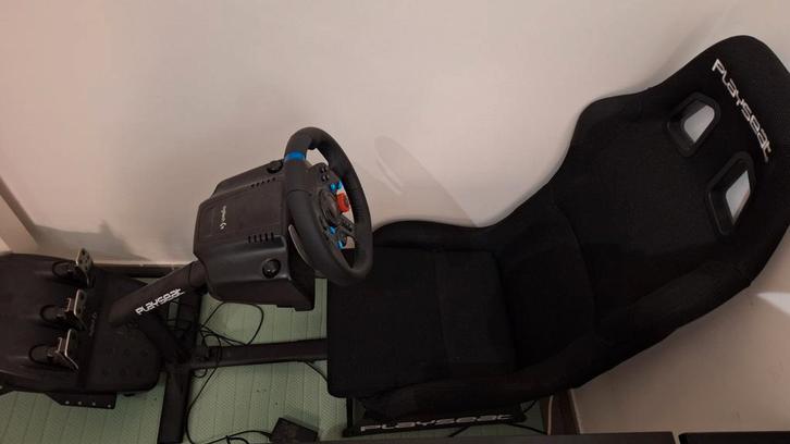 Setup complet : Simulation course logitech + playseat, Consoles de jeu & Jeux vidéo, Consoles de jeu | Xbox | Accessoires, Enlèvement