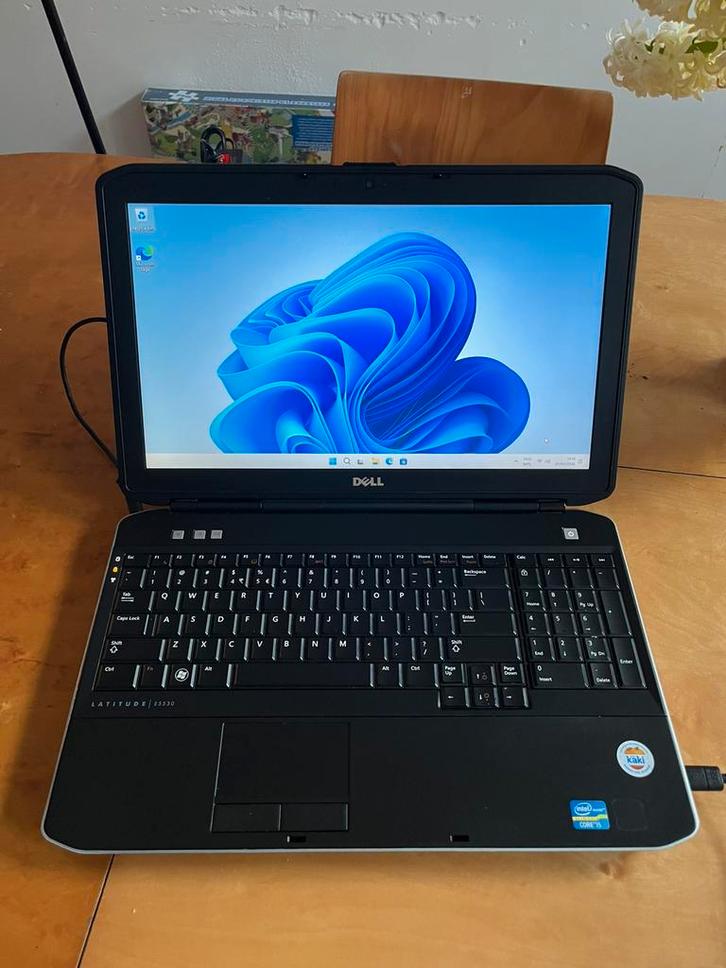 Dell E5530 laptop 15 inch, batterij zwak, Computers en Software, Windows Laptops, Gebruikt, 15 inch, SSD, 2 tot 3 Ghz, 8 GB, Qwerty
