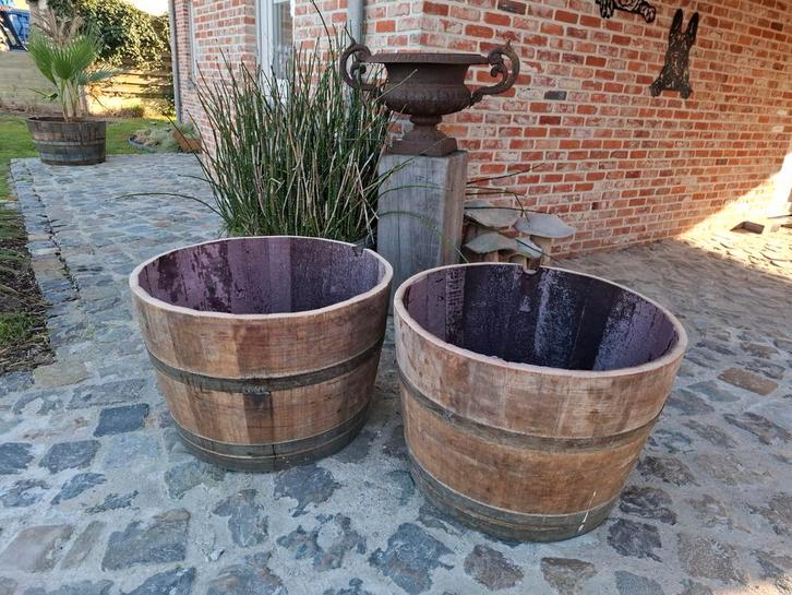 Un demi-tonneau de vin de Bordeaux en chêne comme jardinière, Jardin & Terrasse, Bacs à fleurs & Jardinières, Jardin, Enlèvement