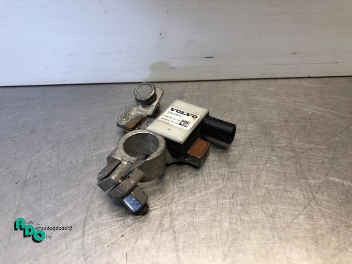 Accupool van een Volvo V40 (V40 12-), Auto-onderdelen, Accu's en Toebehoren, Volvo, Gebruikt, 3 maanden garantie, Ophalen of Verzenden