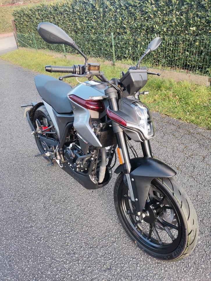 Malaguti Drakon 125cc r, Motos, Motos | Marques Autre, Particulier, Naked bike, jusqu'à 11 kW, 1 cylindre, ABS, Éclairage LED