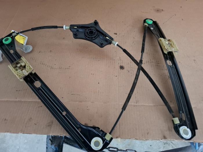 Ruitmechaniek 4Deurs rechts-voor van een Volkswagen Golf, Gebruikt, -, Volkswagen, -