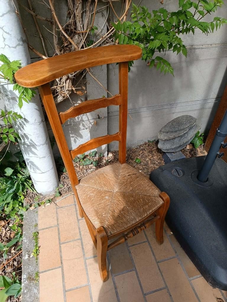 Chaise d'église - chaise, Enlèvement, Bois