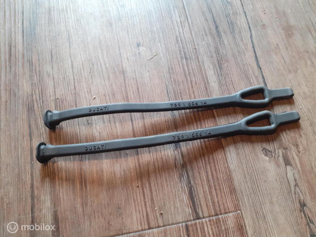 Accurubber accubakrubber  75910061A Monster SS Supersport, Gebruikt, Factorystore.service@ducati.com, Ophalen of Verzenden, Via Antonio Cavalieri Ducati, 74/5, 74/6, 40132 Bologna BO