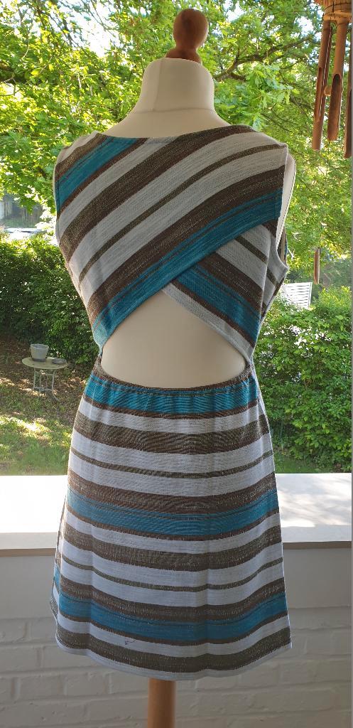 Article NEUF : Robe dos nu Benetton - Taille L, Vêtements | Femmes, Robes, Neuf, Taille 42/44 (L), Bleu, Longueur genou, Enlèvement ou Envoi