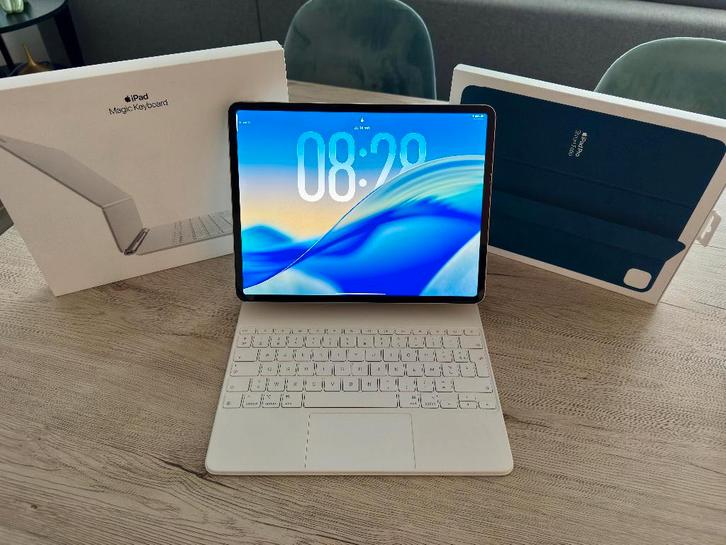 iPad Air (2024, 13", 28GB) + Magic Keyboard + Smart-Folio, Computers en Software, Apple iPads, Zo goed als nieuw, Apple iPad Air