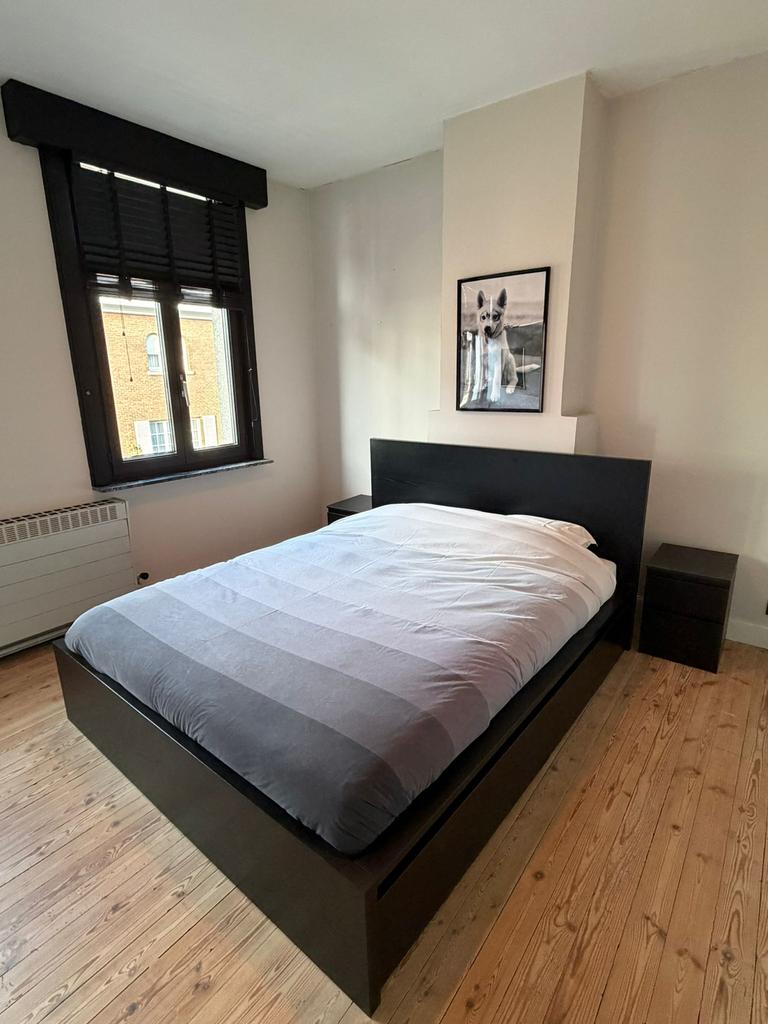 Zwart bed + 2 nachttafels, Ophalen, Zo goed als nieuw, Twijfelaar