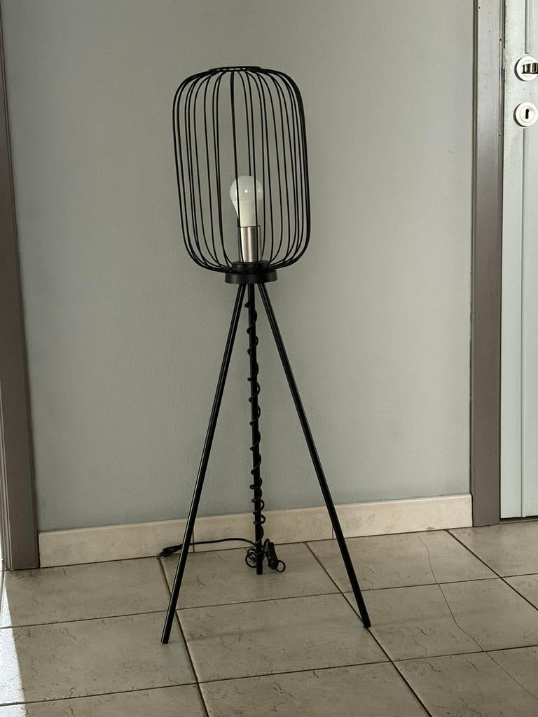 Zwarte staanlamp, Ophalen, Zo goed als nieuw