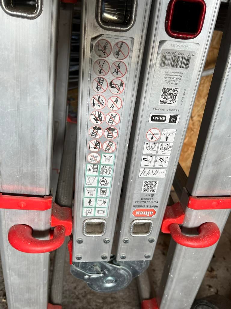 Altrex ladder, Doe-het-zelf en Bouw, Ophalen, Zo goed als nieuw, Ladder