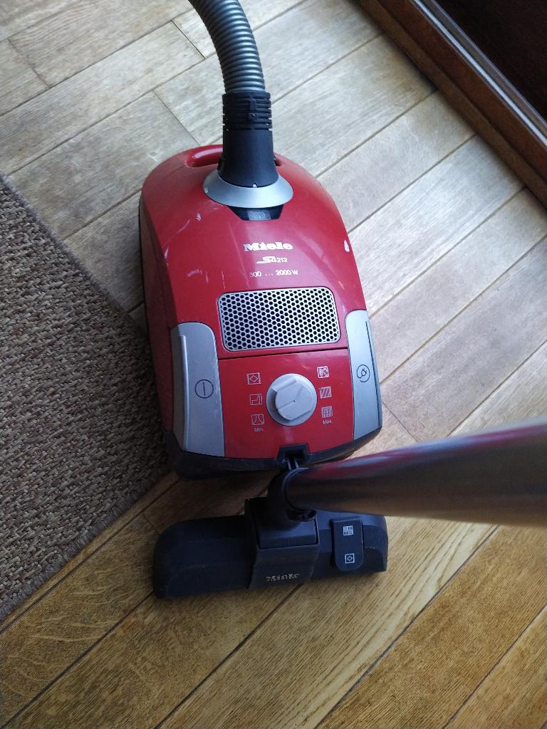 Stofzuiger Meile S4212, Ophalen, Gebruikt, Stofzak, Stofzuiger