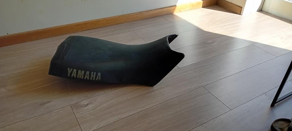 Recherché : housse de selle Yamaha Breeze 125, Motos