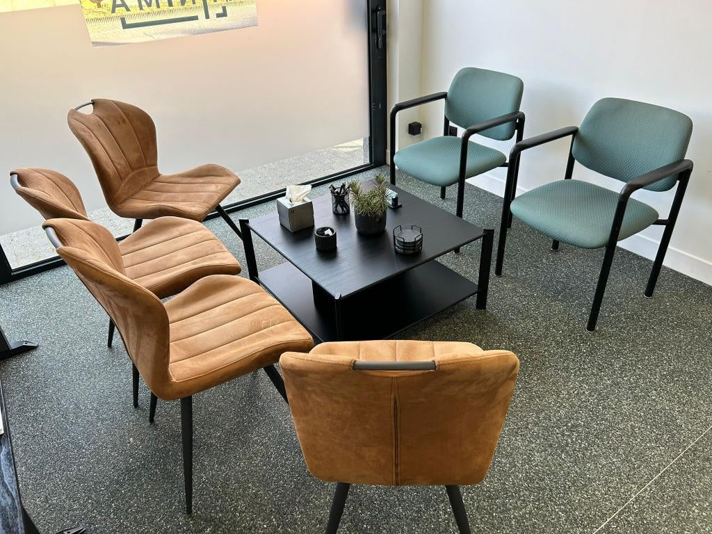 Moderne meubelen | Stoelen & salontafel | Apart of samen, Ophalen, Zo goed als nieuw, Overige materialen, Modern en stijlvol, professioneel, warme uitstraling