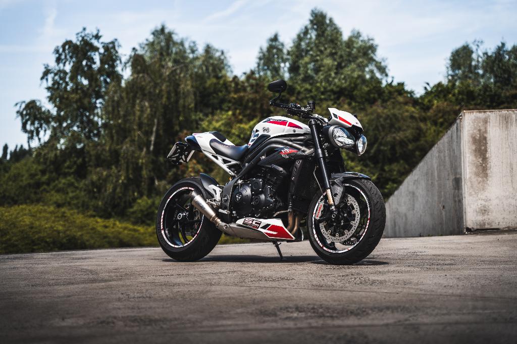 Triumph Speed Triple 1050 RS, Occasion, Motorrijbewijs A, Bedrijf, 3 cilinders