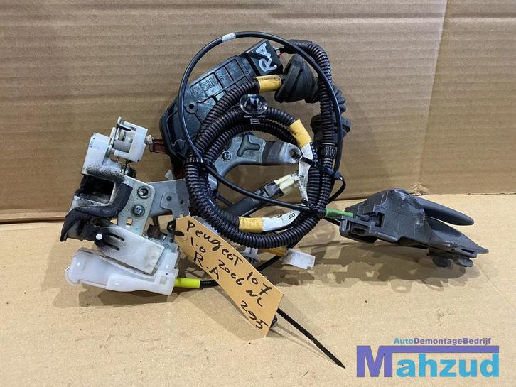 PEUGEOT 107 C1 Rechts achter deurslot kabelboom 2005-2014, Auto-onderdelen, Elektronica en Kabels, Peugeot, Gebruikt