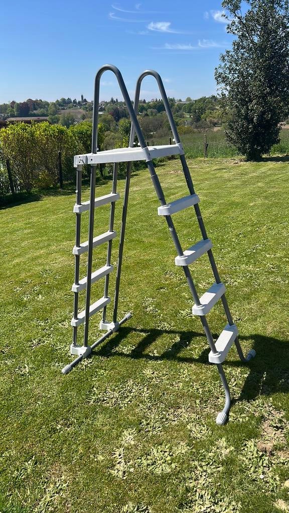 Échelle à piscine, Jardin & Terrasse, Enlèvement, Utilisé, Échelle