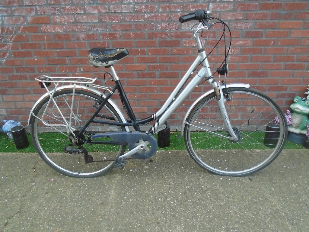 Damesfiets voor opmaak of onderdelen, Ophalen, Gebruikt